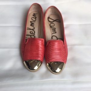 Sam Edelman Aster coral color, golden tip